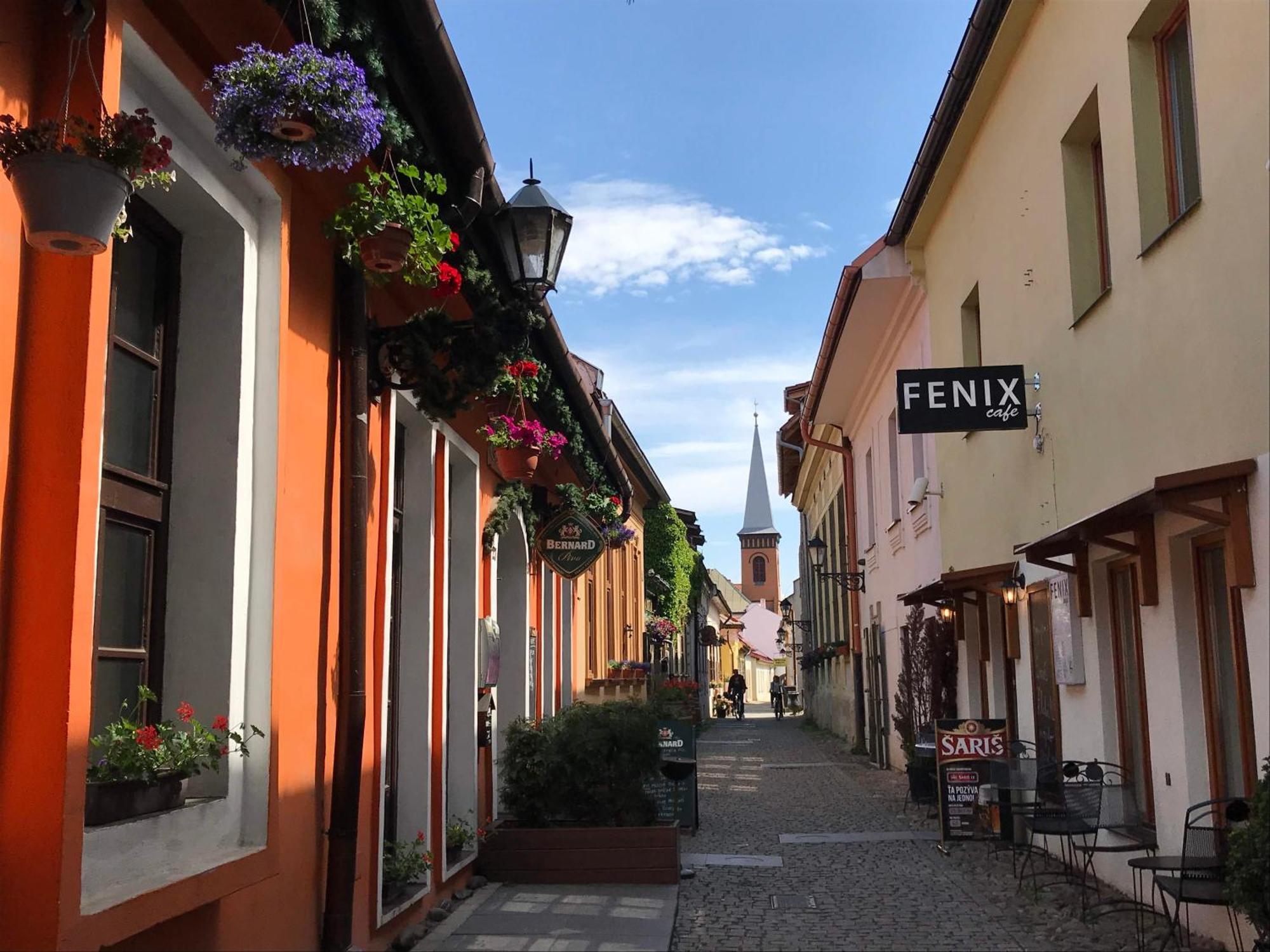E2 Luxury Oldtown Apt - 2X Parking, Foodstore, Pcscreen, Netflix, Unlimited Music, Crib, Babychair, Fastwifi, Aircon Košice Buitenkant foto