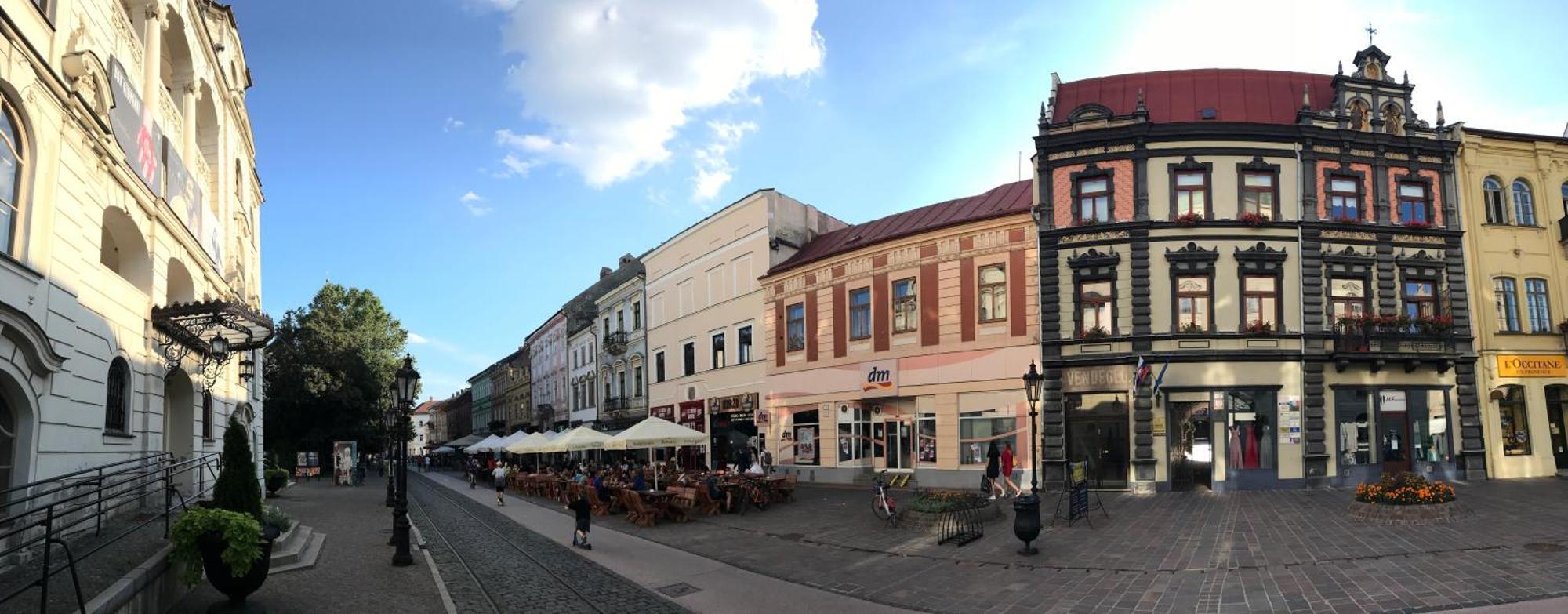E2 Luxury Oldtown Apt - 2X Parking, Foodstore, Pcscreen, Netflix, Unlimited Music, Crib, Babychair, Fastwifi, Aircon Košice Buitenkant foto